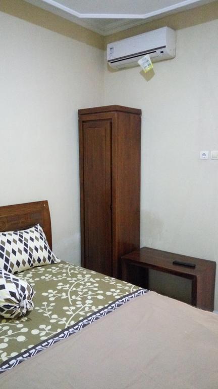 Seroja Kostel Golo Yogyakarta Bagian luar foto